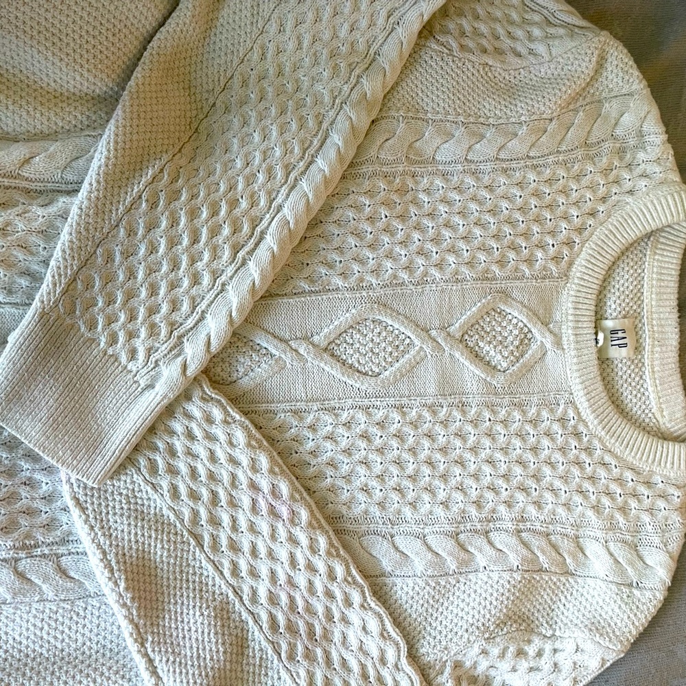 Gap knit sweater